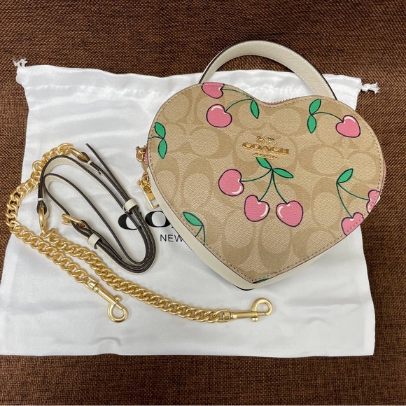 Coach Handbags - 🎮!LAST CHANCE! Girl's Heart Crossbody Bag